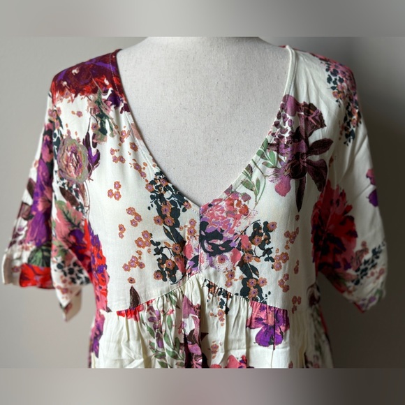 ANDREE BY UNIT | V-Neck Babydoll Dress | Cream with Pink Florals | Small - Picture 2 of 6